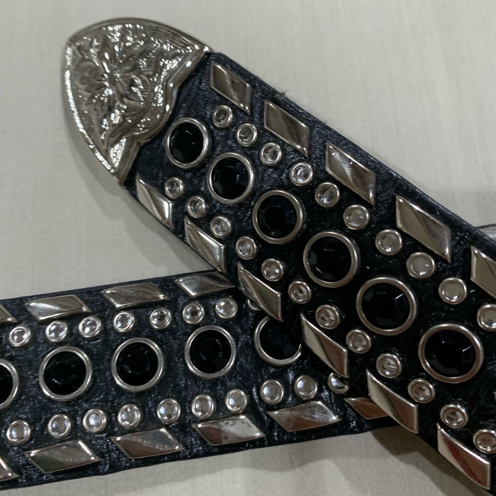 Women’s Rhinestone Belt - Picture 3 of 4